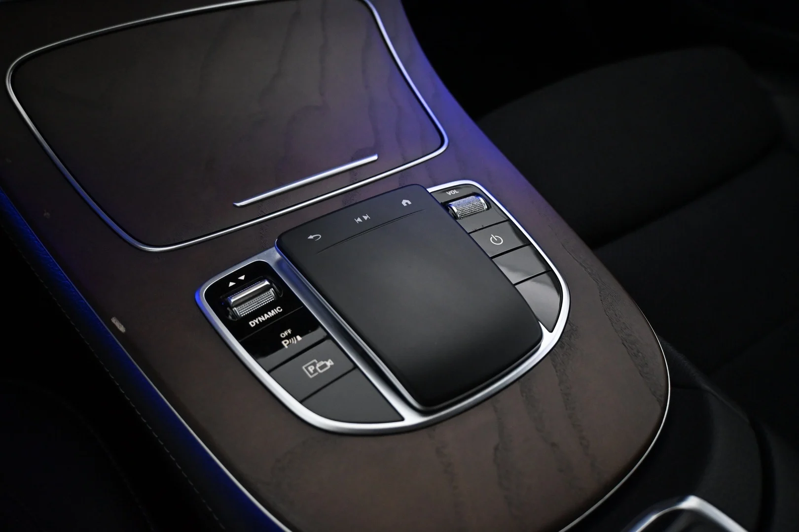 Car Image - cV21rw9ZcwMMvvnuxYtfL