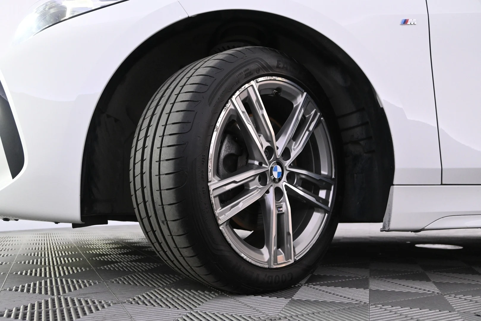 Car Image - 2tPVJz7hx9YX3kQhoRIDI2