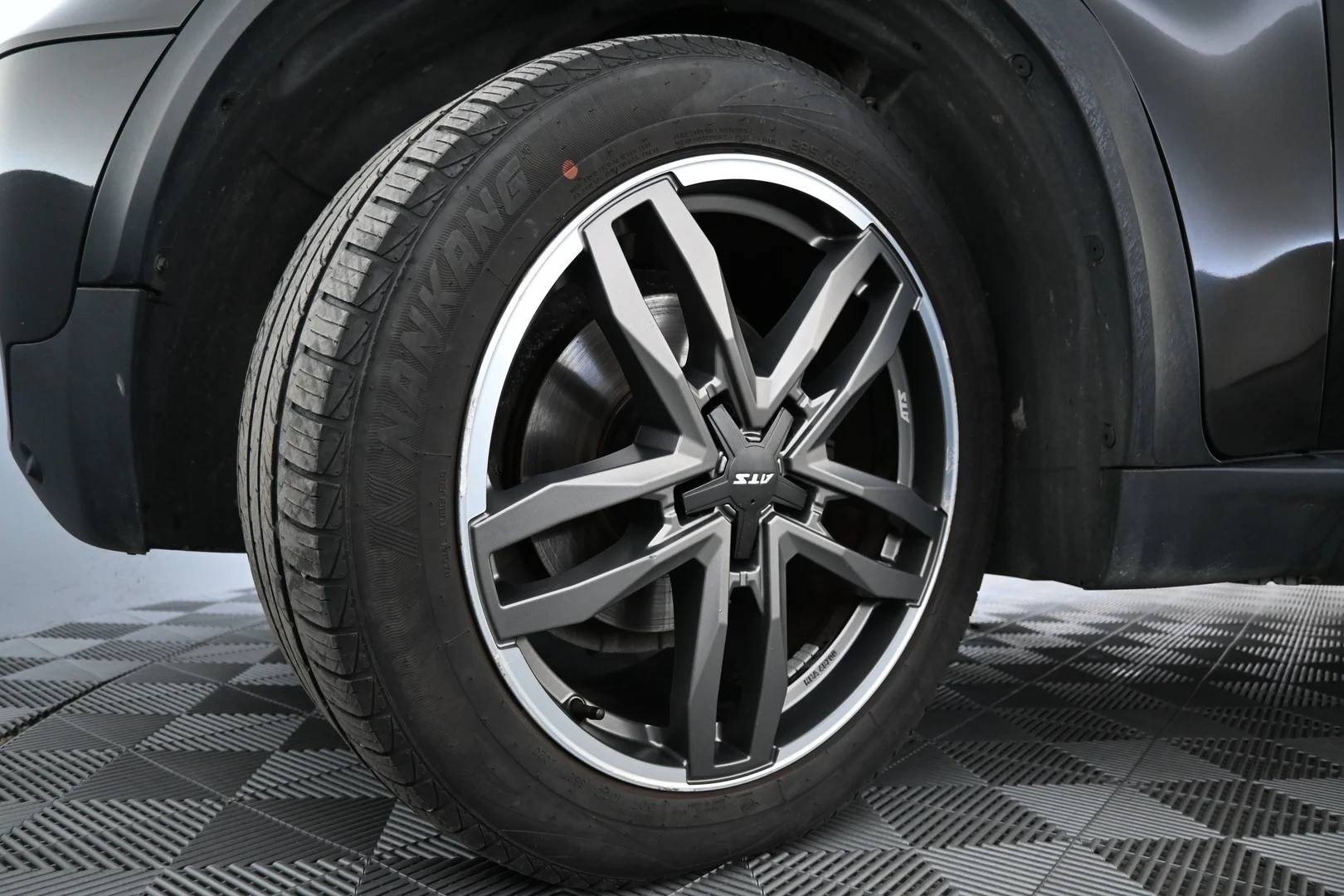 Car Image - 4rJmPFVBgT4bdsZpLnxjWJ