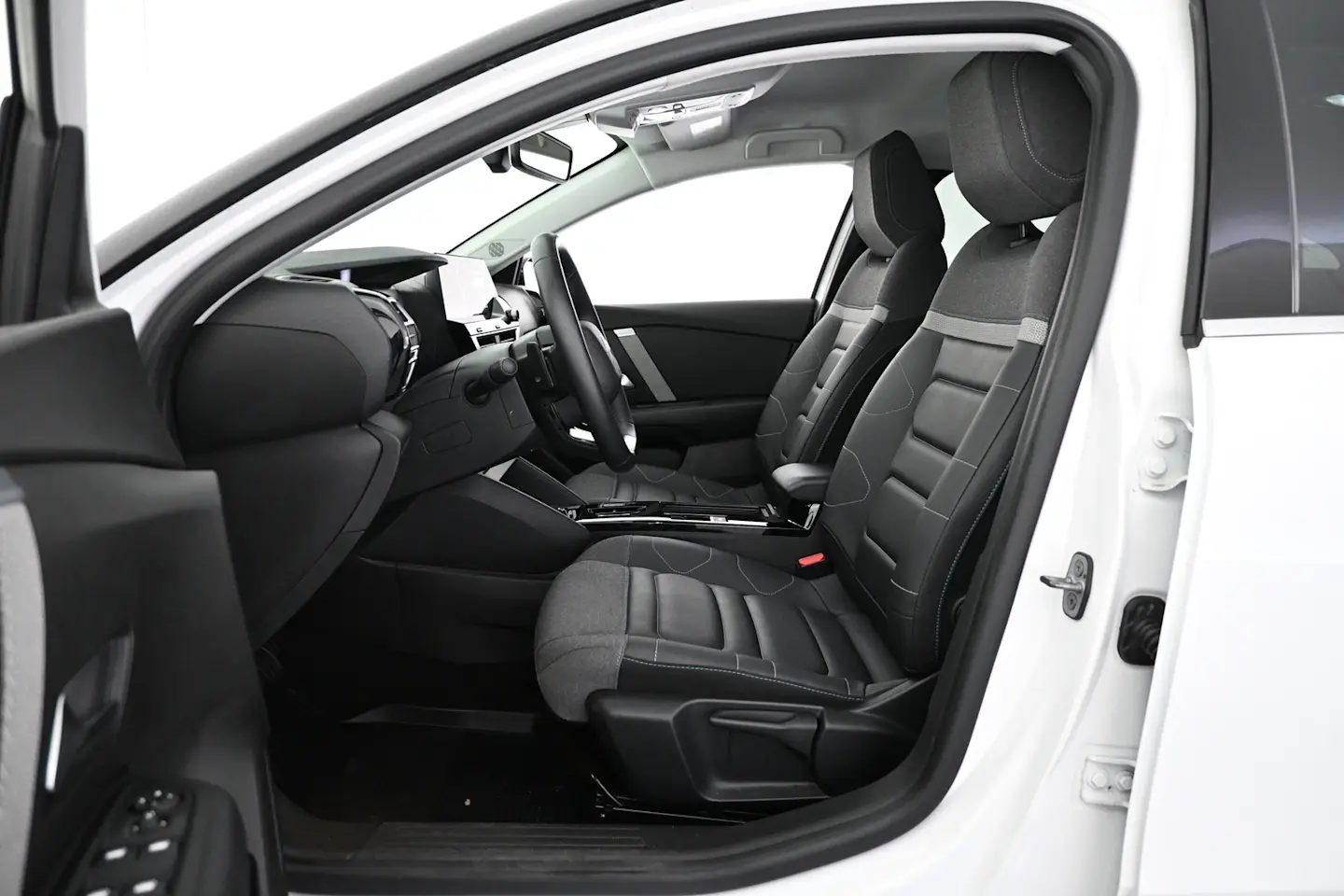 Car Image - 3olIPgj792PQOr6AdHpHBz