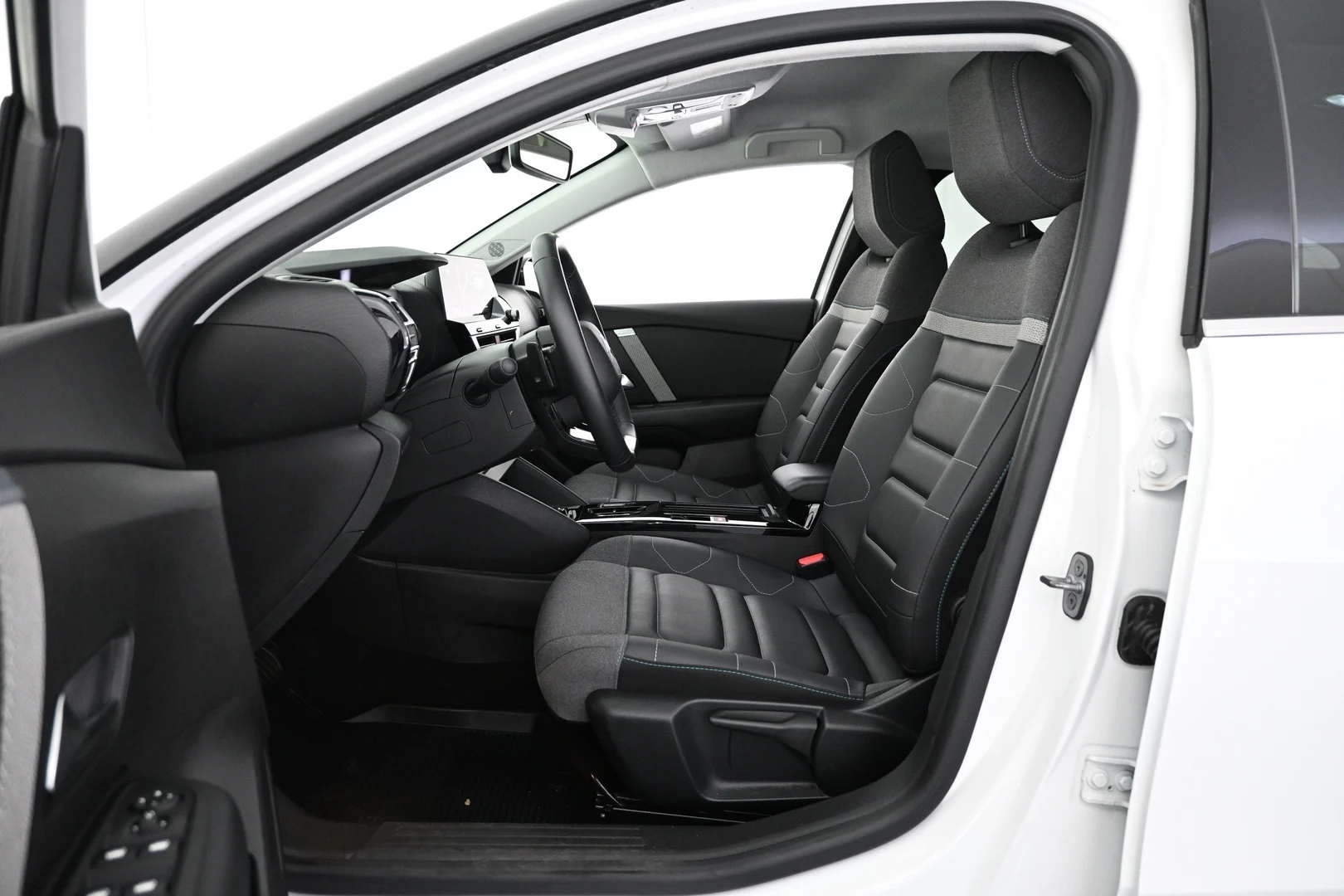 Car Image - 3olIPgj792PQOr6AdHpHBz