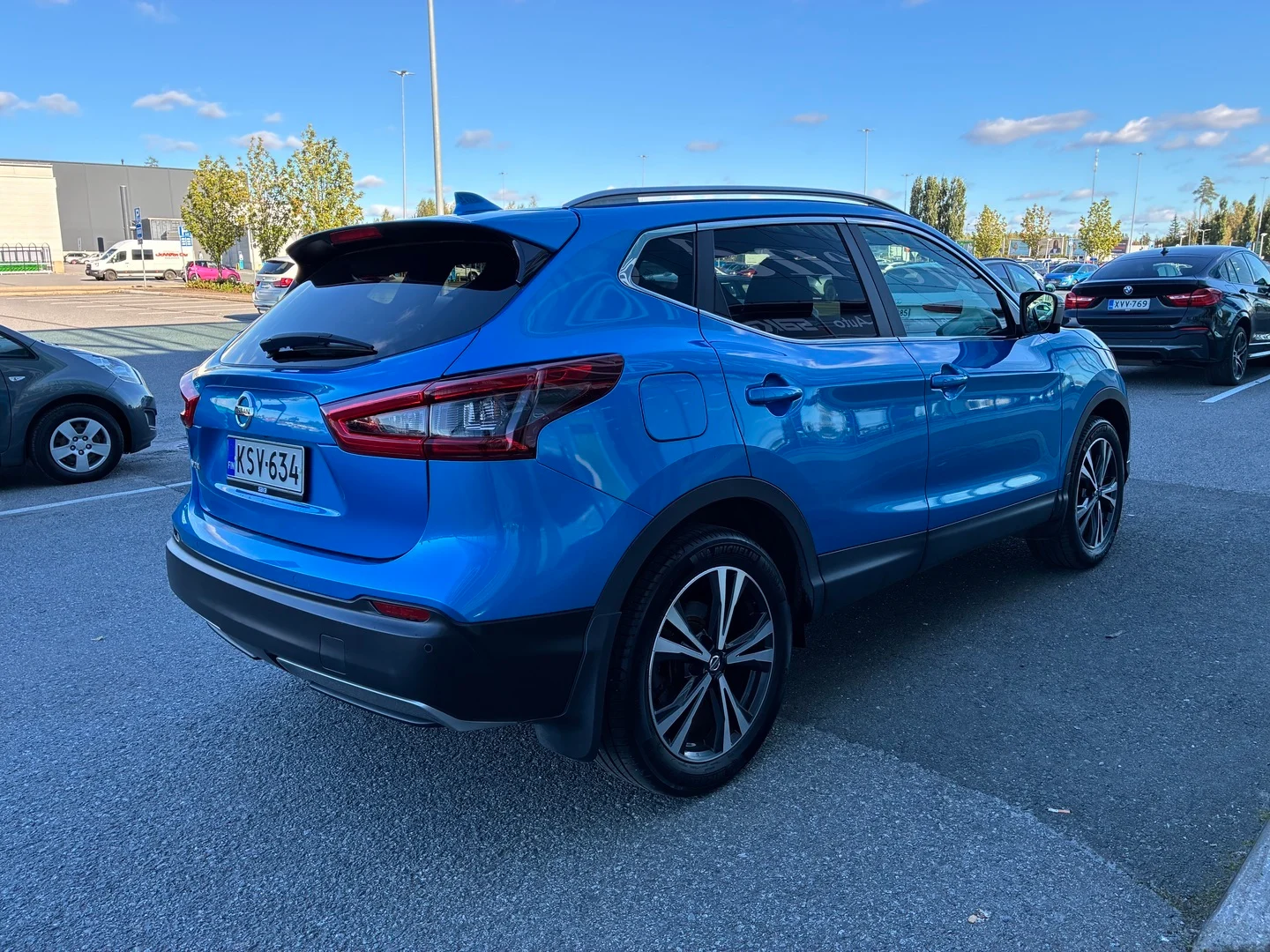 Car Image - 4EjpsNqQrxSKdffr32s3Bv