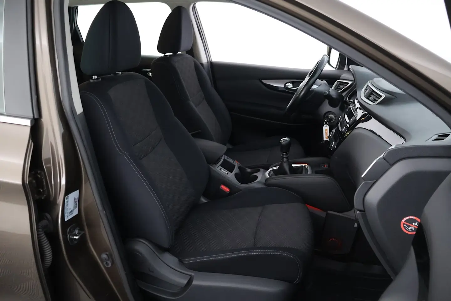 Car Image - 7l2MUxzMMZWmWiRGr6okj6