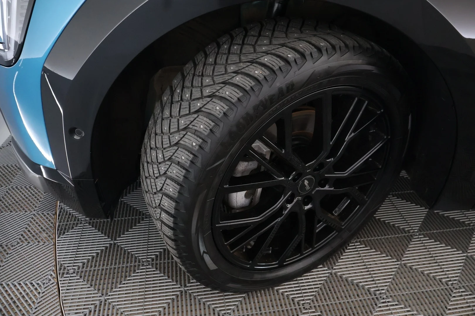 Car Image - lzD0xFlW0dWybwJBzQohA