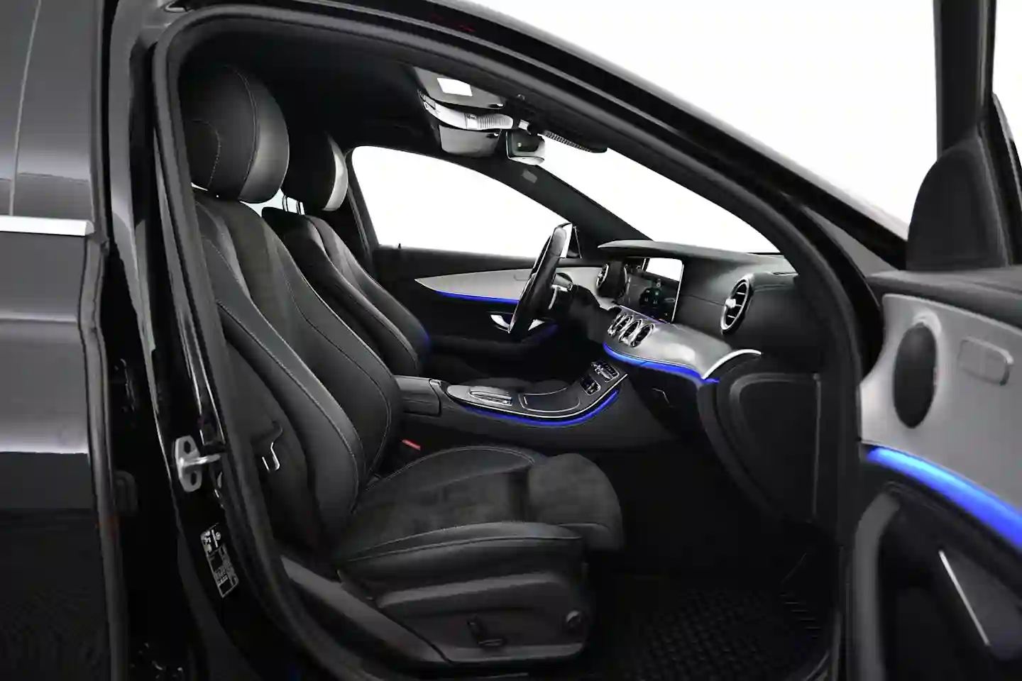 Car Image - 7AAo84ibJQnA8A8sZbmxmK