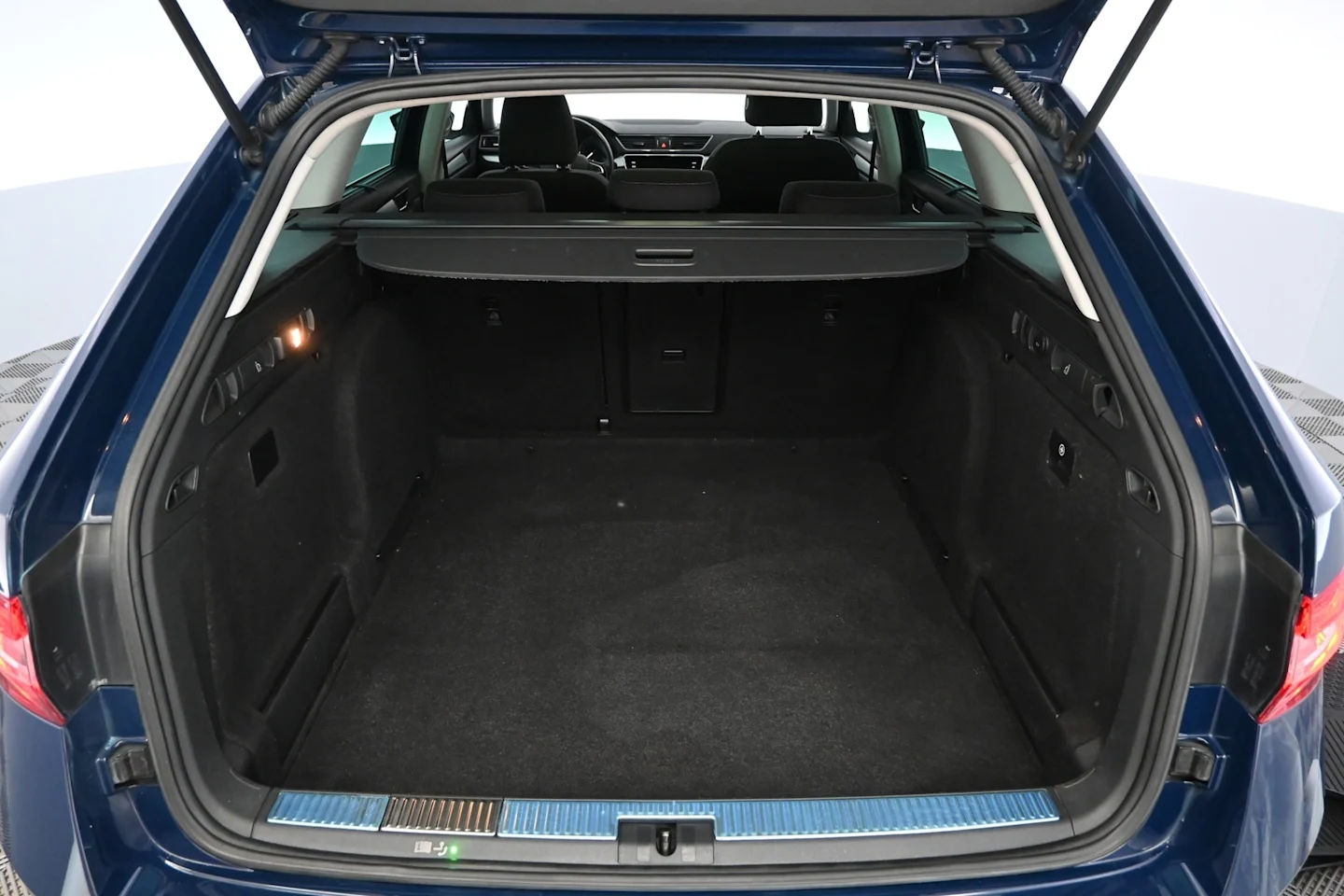Car Image - 7Gl8gUIxWy4PEYteiOrI8B