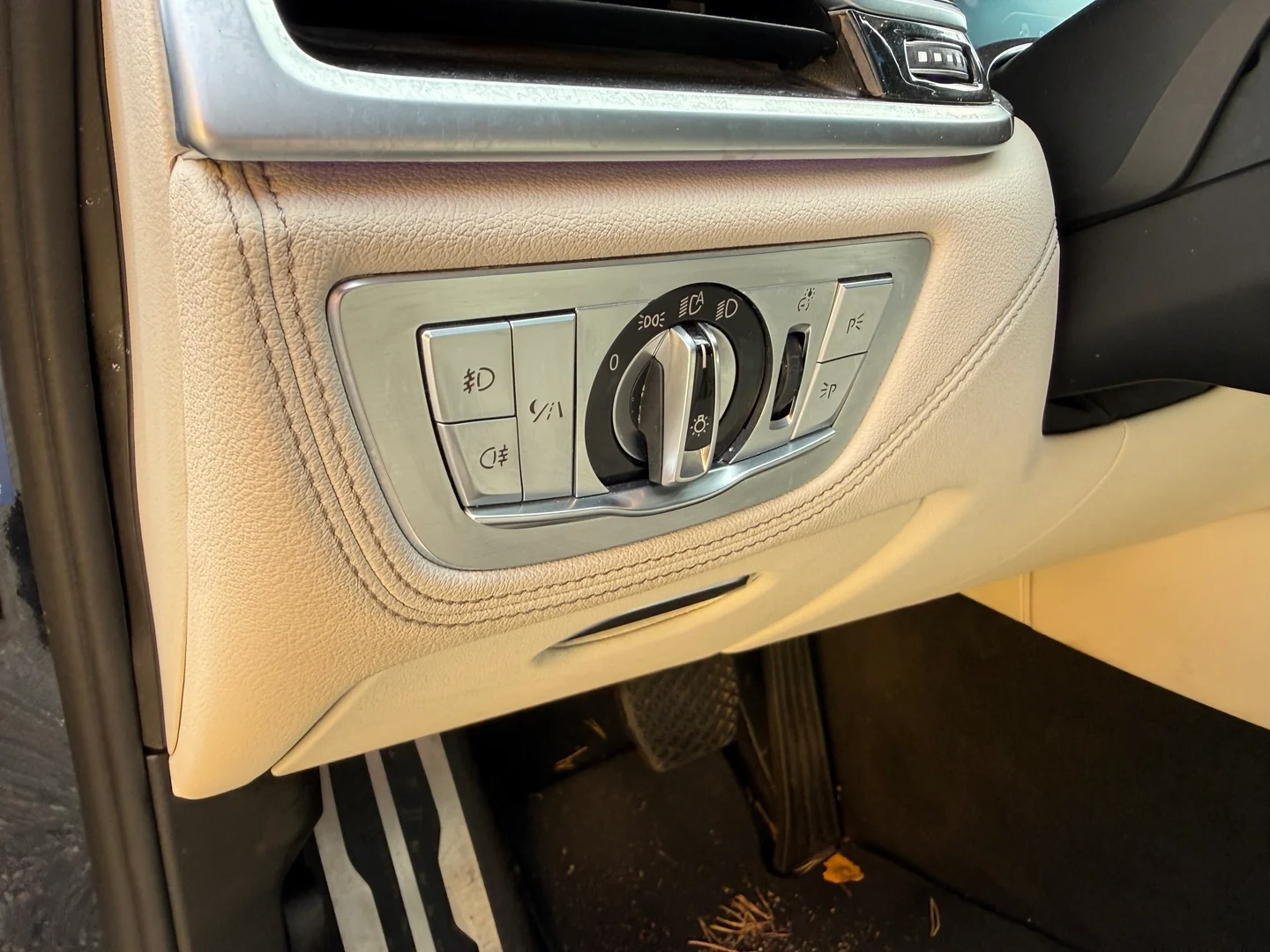 Car Image - 1U5VkhfU4Q1UwrINGQCxbU