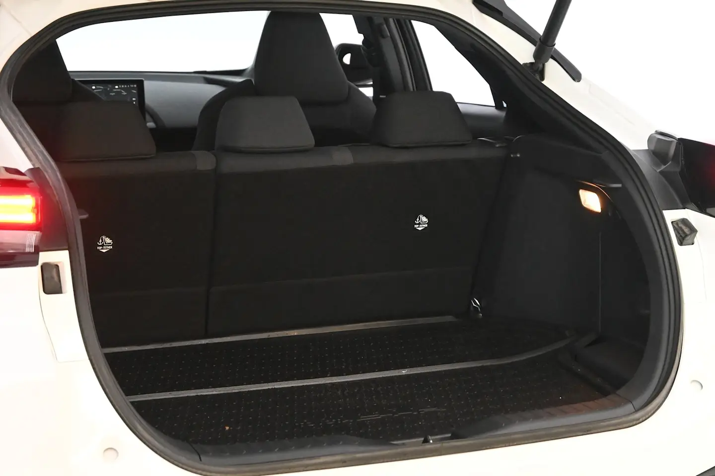 Car Image - 4octLBqiJpt6lxPMDTFc8f
