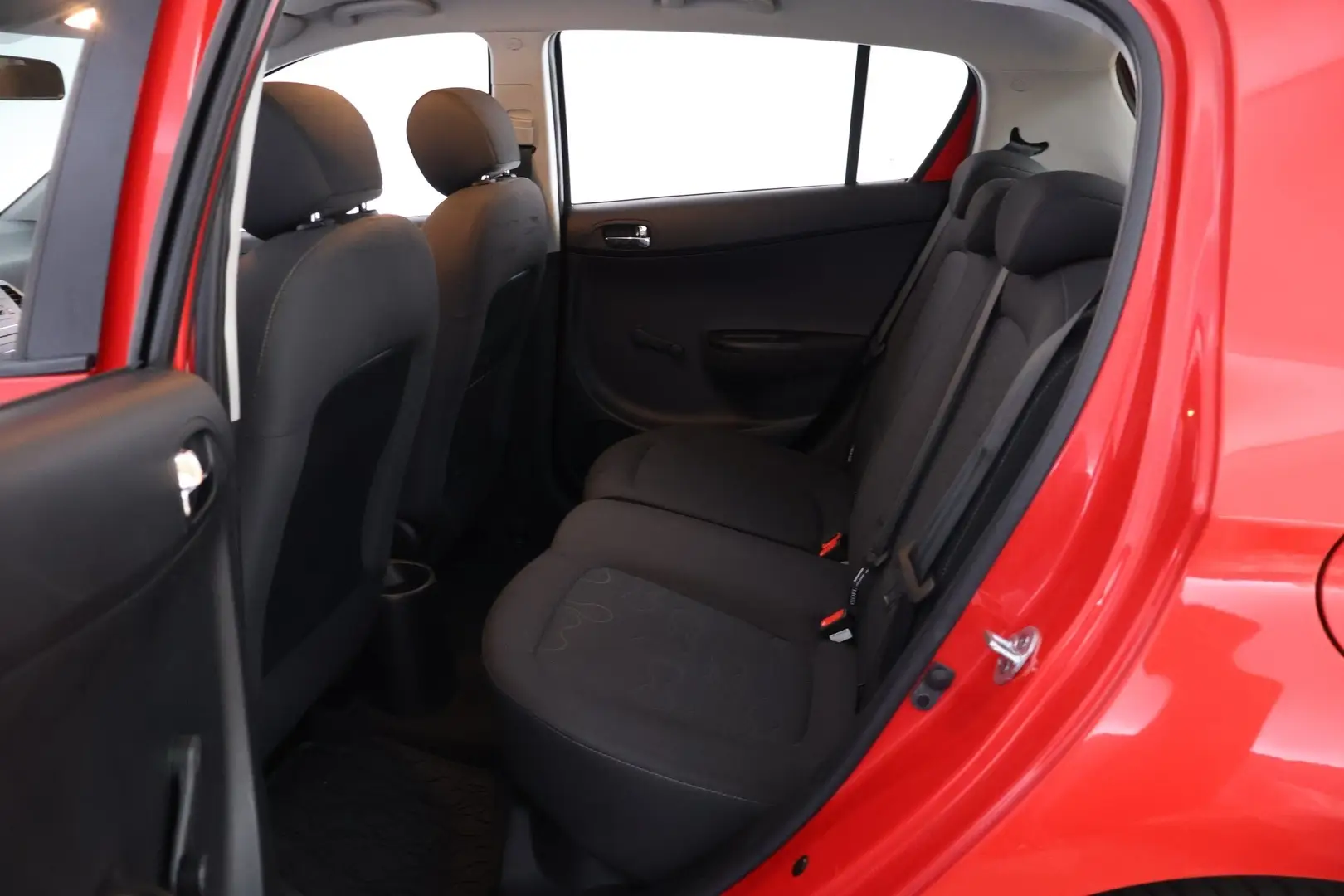 Car Image - TbObEnlqyZ7PuNFly5sY3