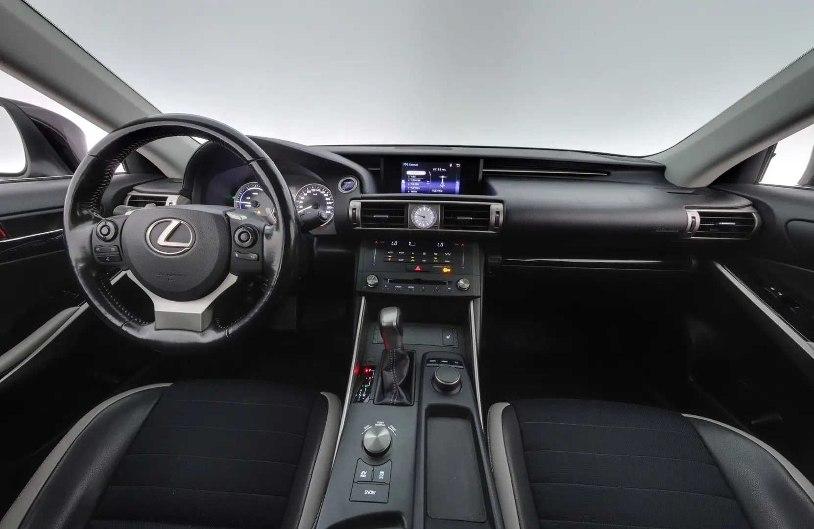 Car Image - 3rWvXhbzmb2l4UVNRs3abO