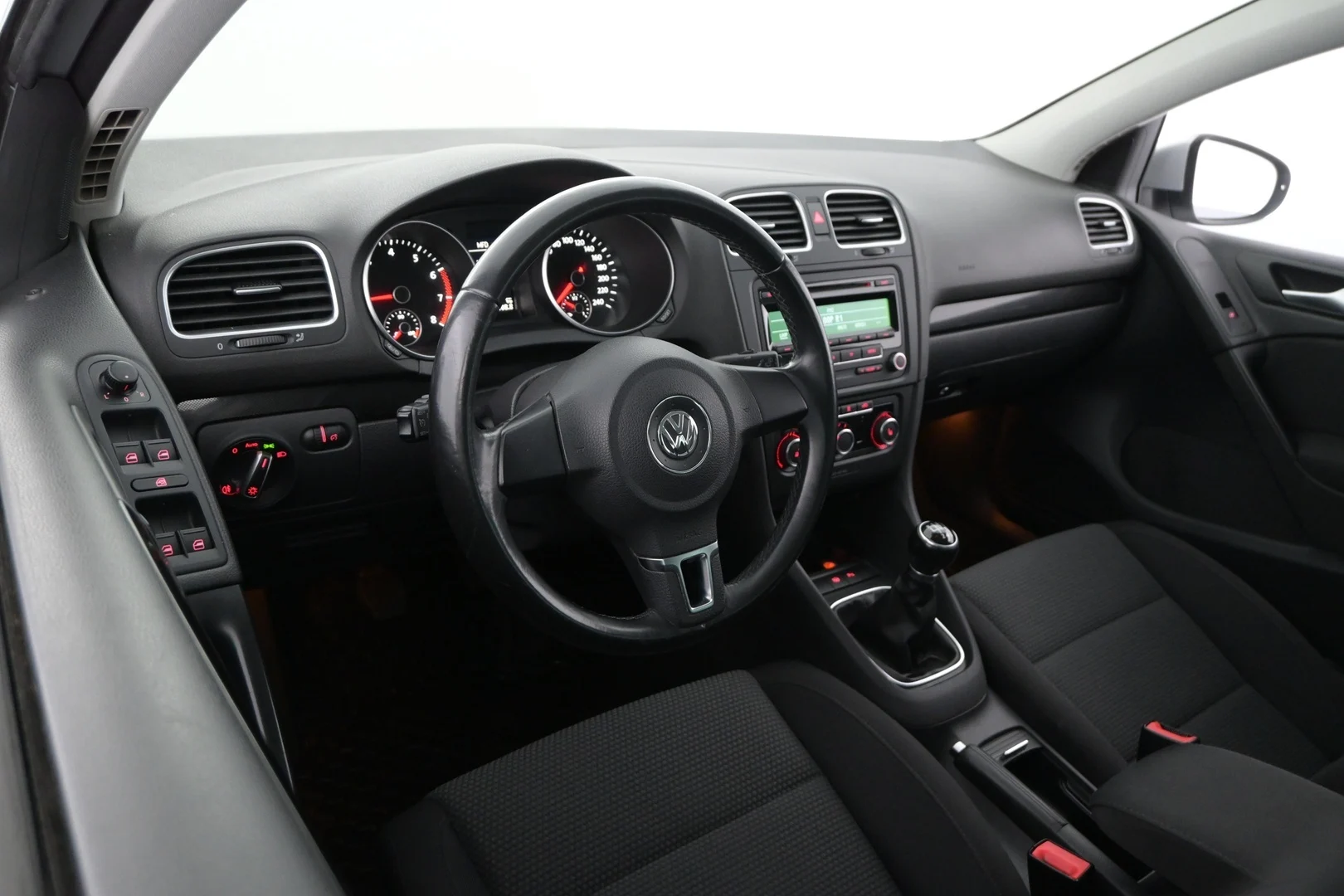 Car Image - 2usgDPVwMakDzvrrjnN9Lb