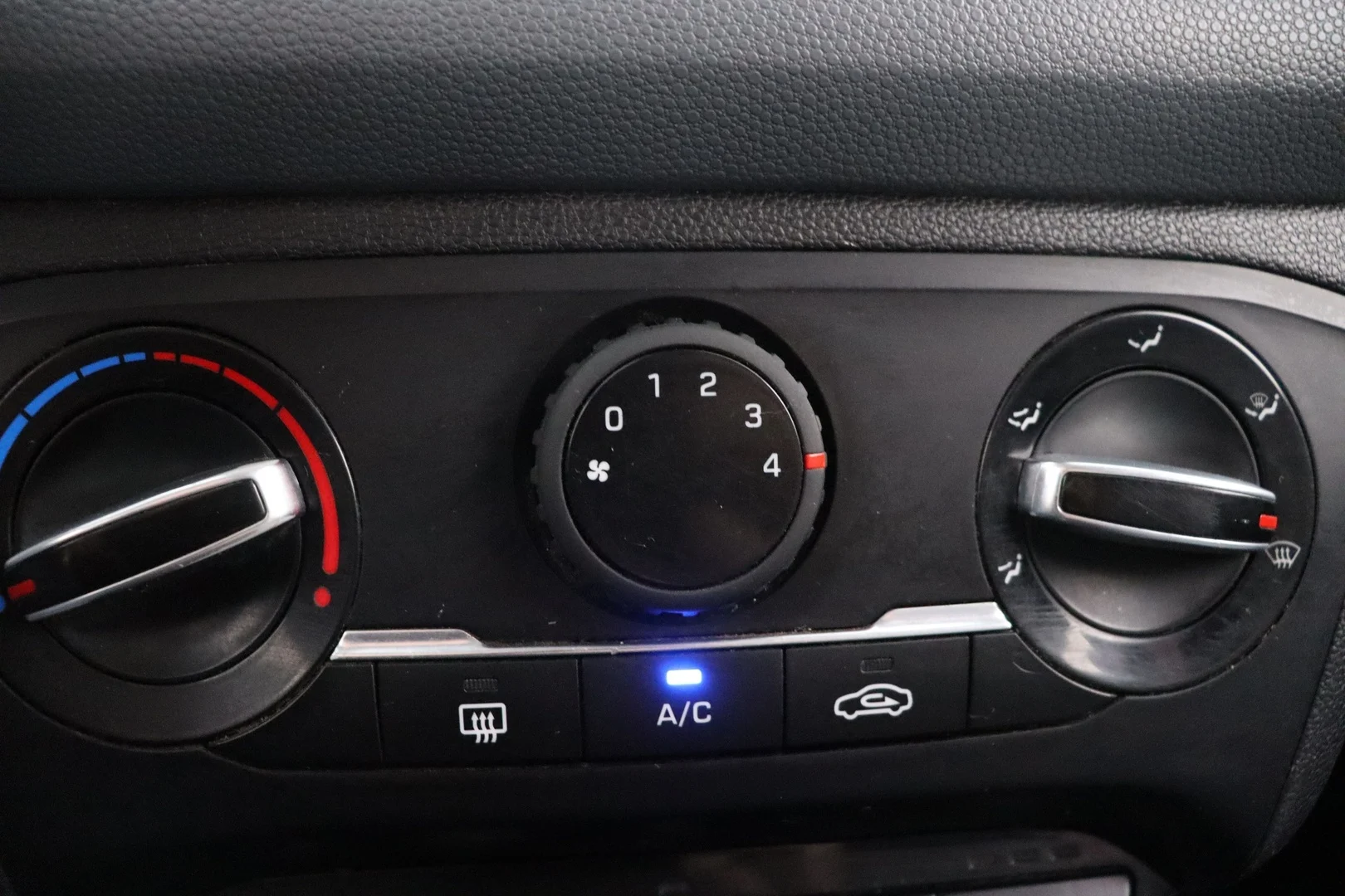 Car Image - 7syra0xHvxgxjdydruwqFv