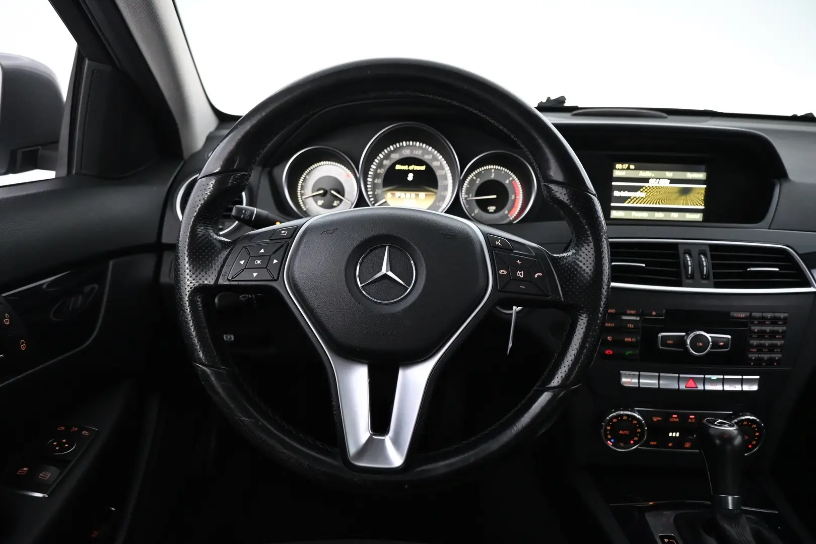 Car Image - 8ytHJv8RnUQdaM214sYfx