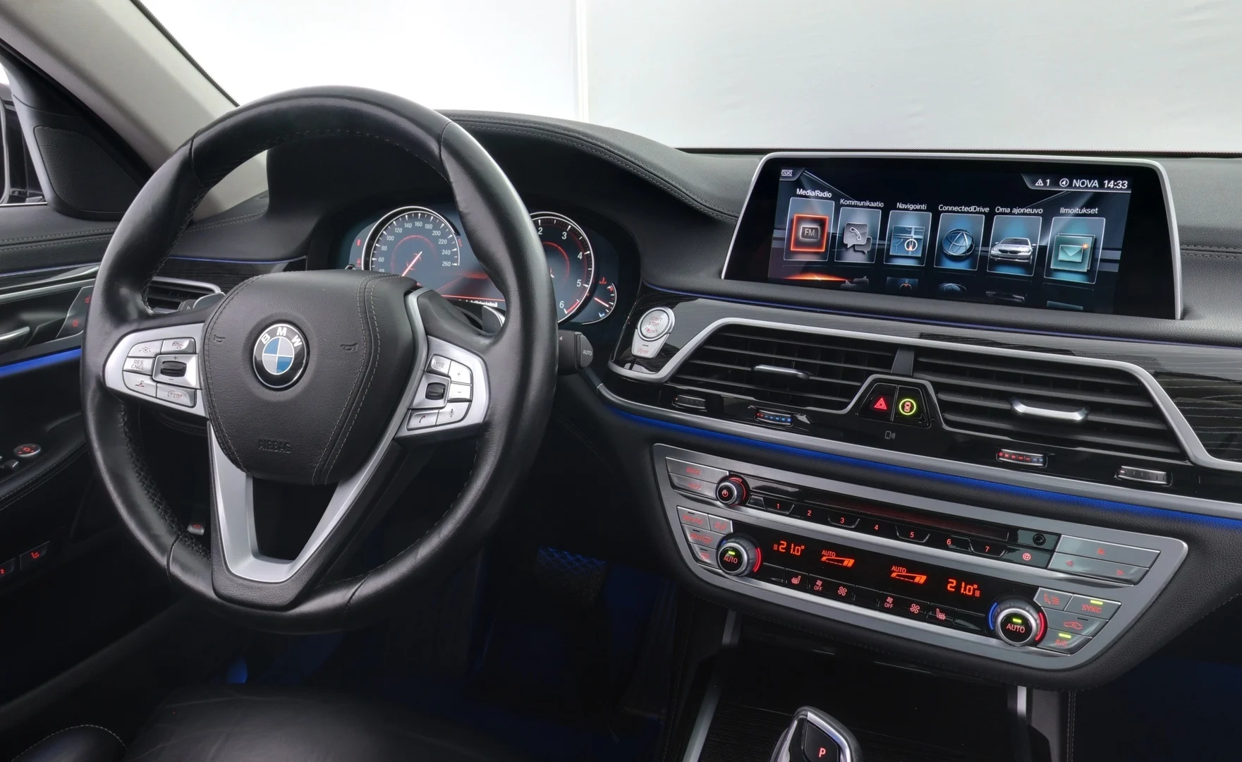Car Image - 17zDJo2XWR9EPOyQoMeLqJ