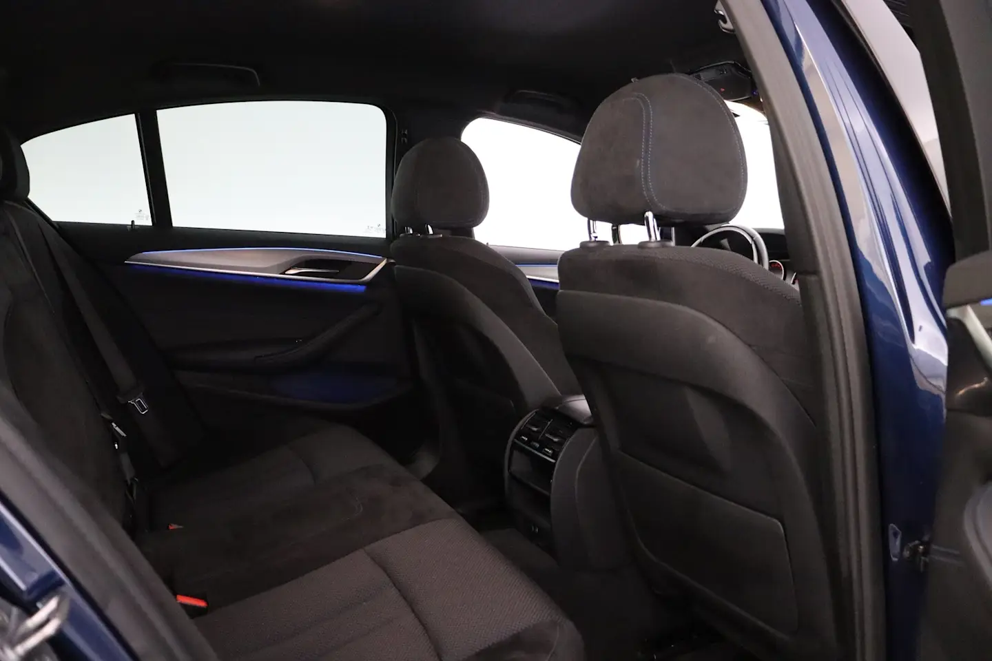 Car Image - 4LO6YIWdJpUPe1jzOrPihC