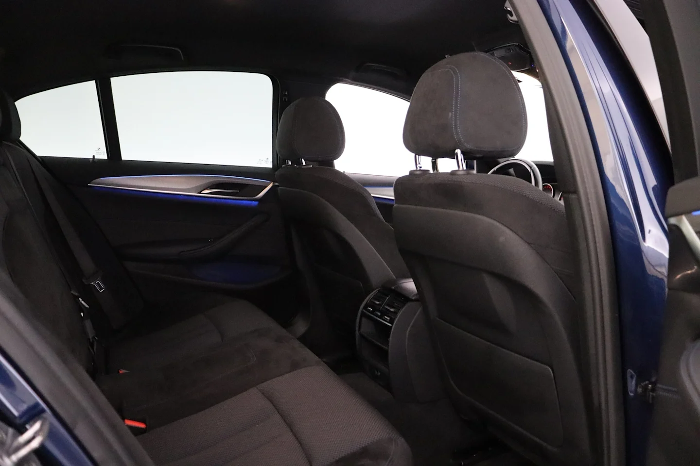 Car Image - 4LO6YIWdJpUPe1jzOrPihC