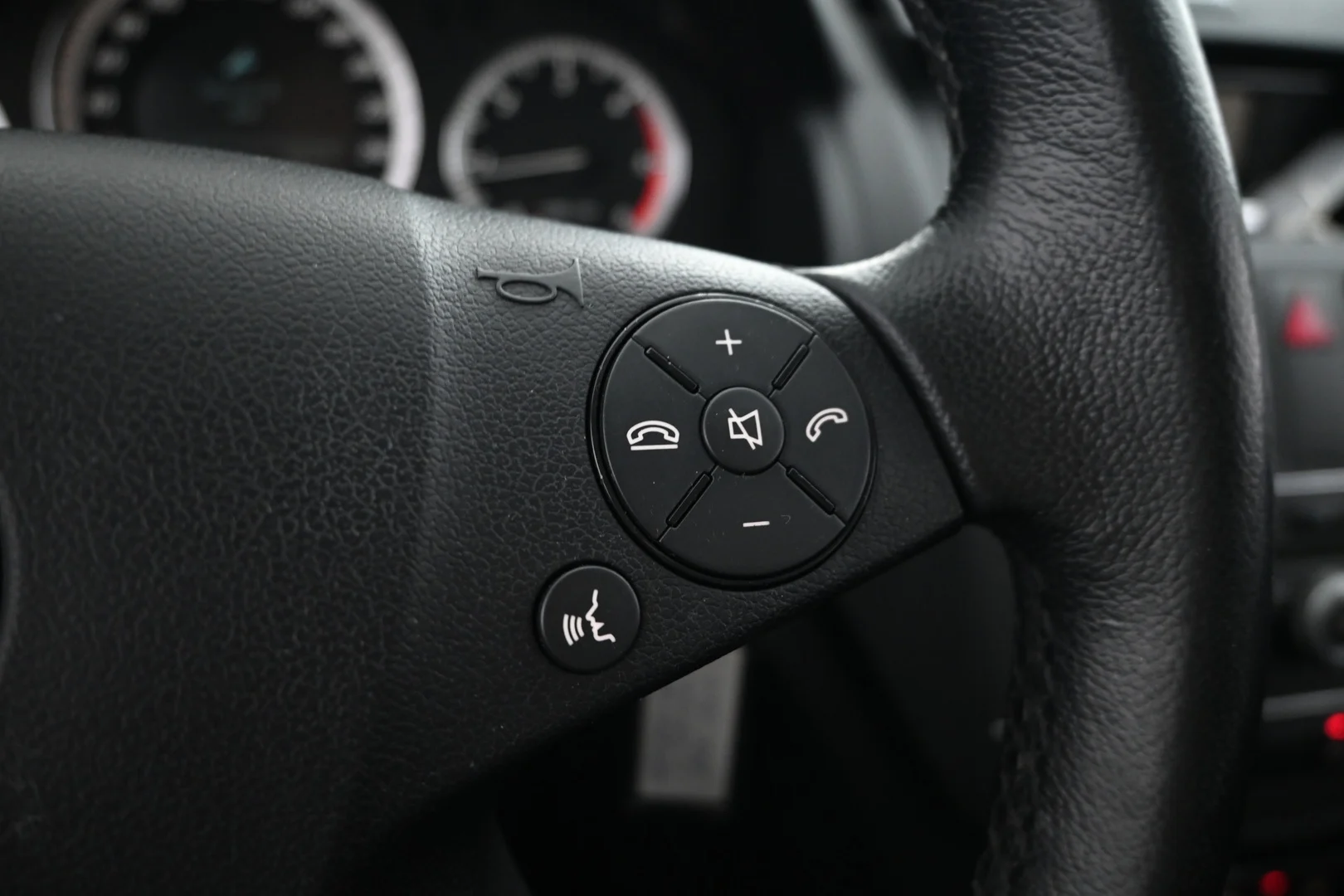Car Image - 3TZCQpQHrImuaKzoJBr2Yb