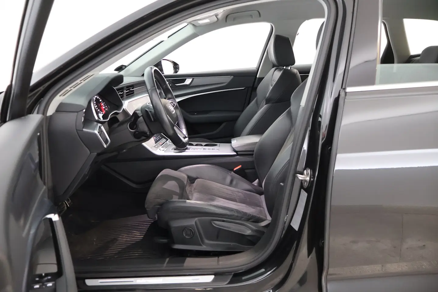 Car Image - 4uBn41JUZuhwcipXenCCeL
