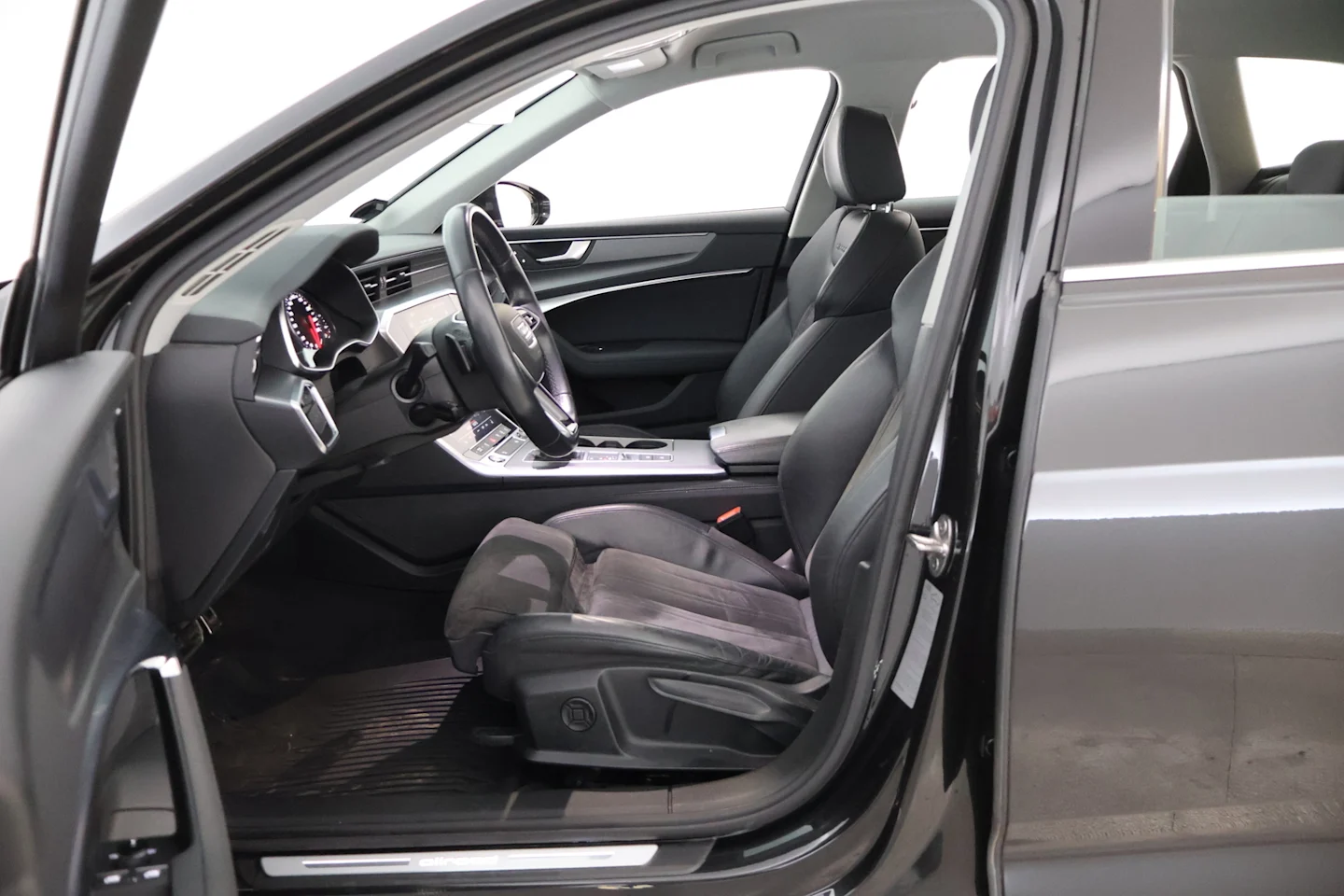 Car Image - 4uBn41JUZuhwcipXenCCeL