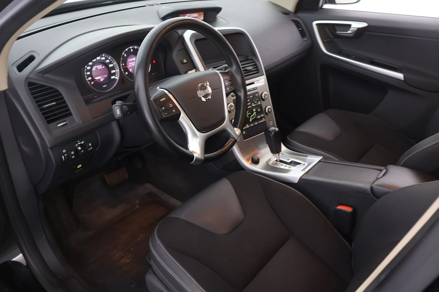 Car Image - Z398X6pXXtfDRMHD5YCeE