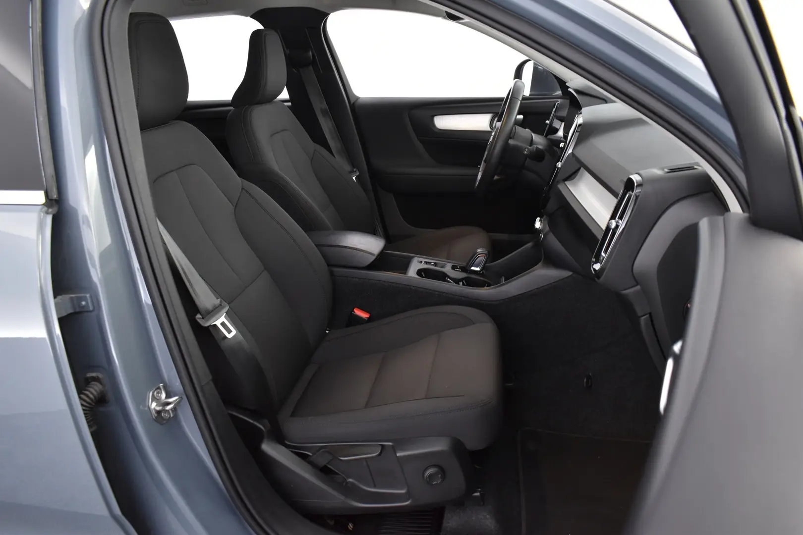 Car Image - zcVPHMAy5CPadIsDFefJ9