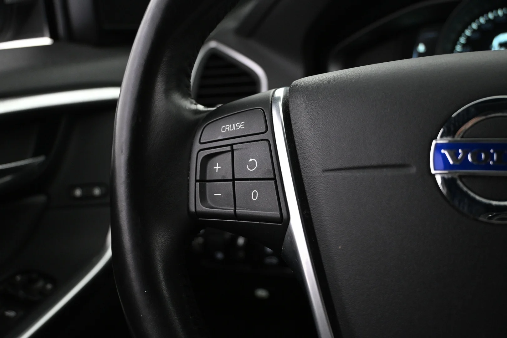 Car Image - 4xJ3A6OM55WQAt4Wubx0Wu