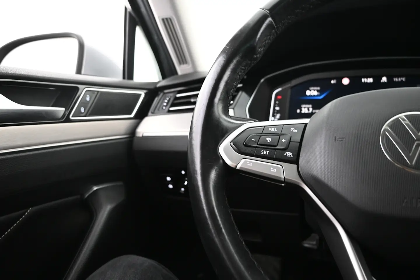 Car Image - 4WxI4rjex6lI6QBCWIs0GX