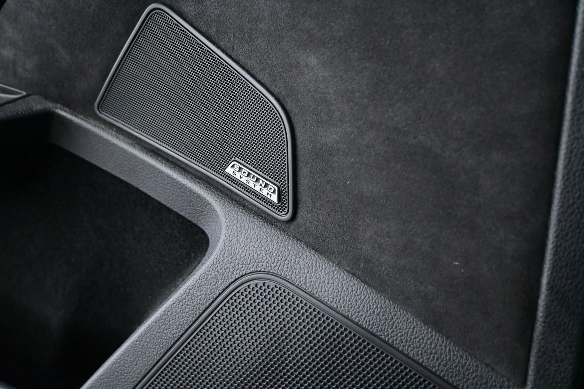 Car Image - 6ziZrS8N9Ews4MW5MIl2Pa