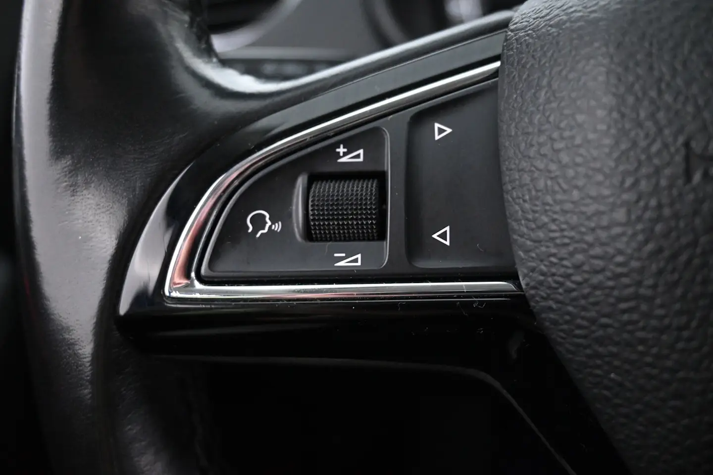 Car Image - 1feiueh3UlSTFQ7zEyUyUd