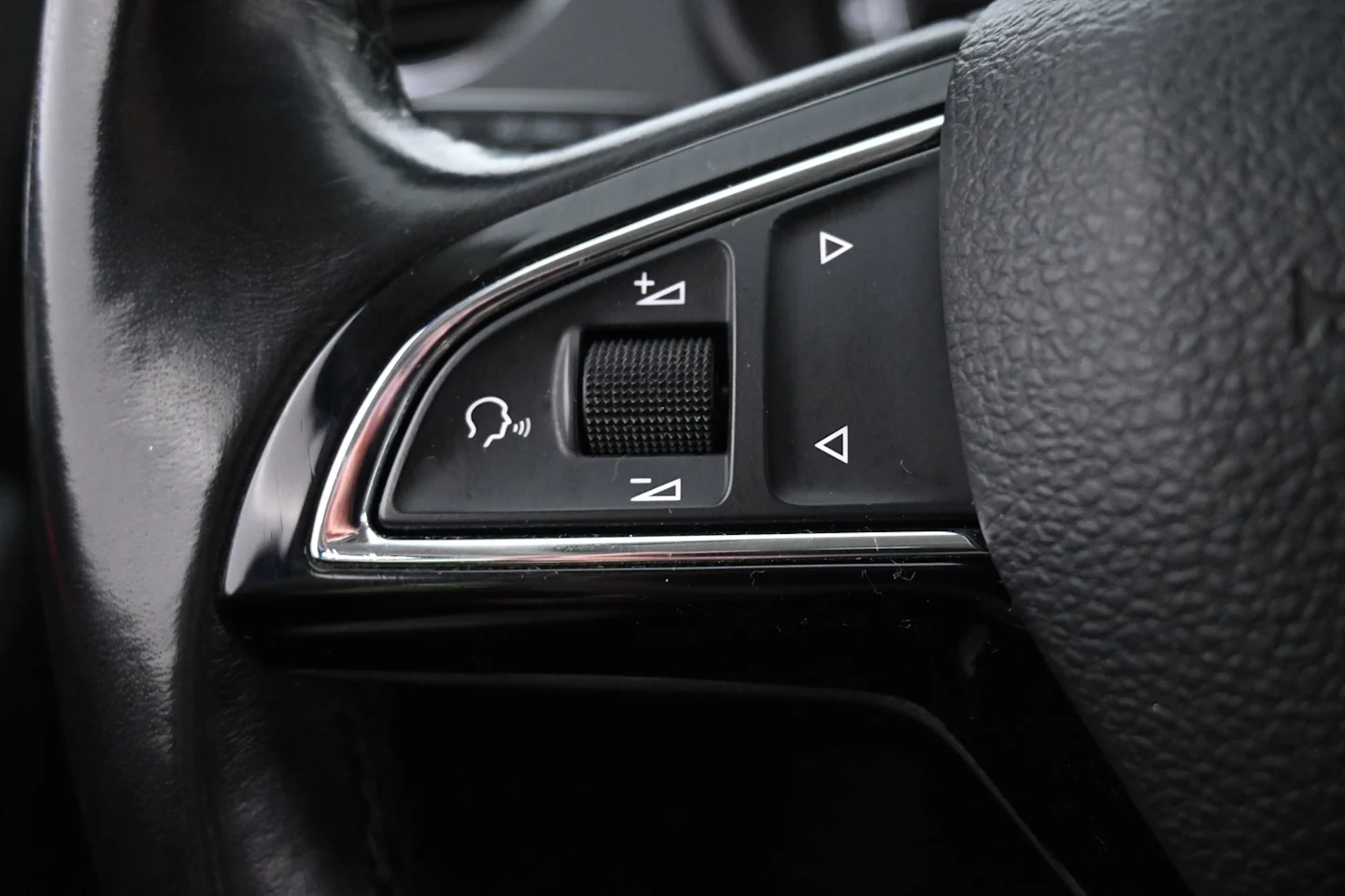 Car Image - 1feiueh3UlSTFQ7zEyUyUd