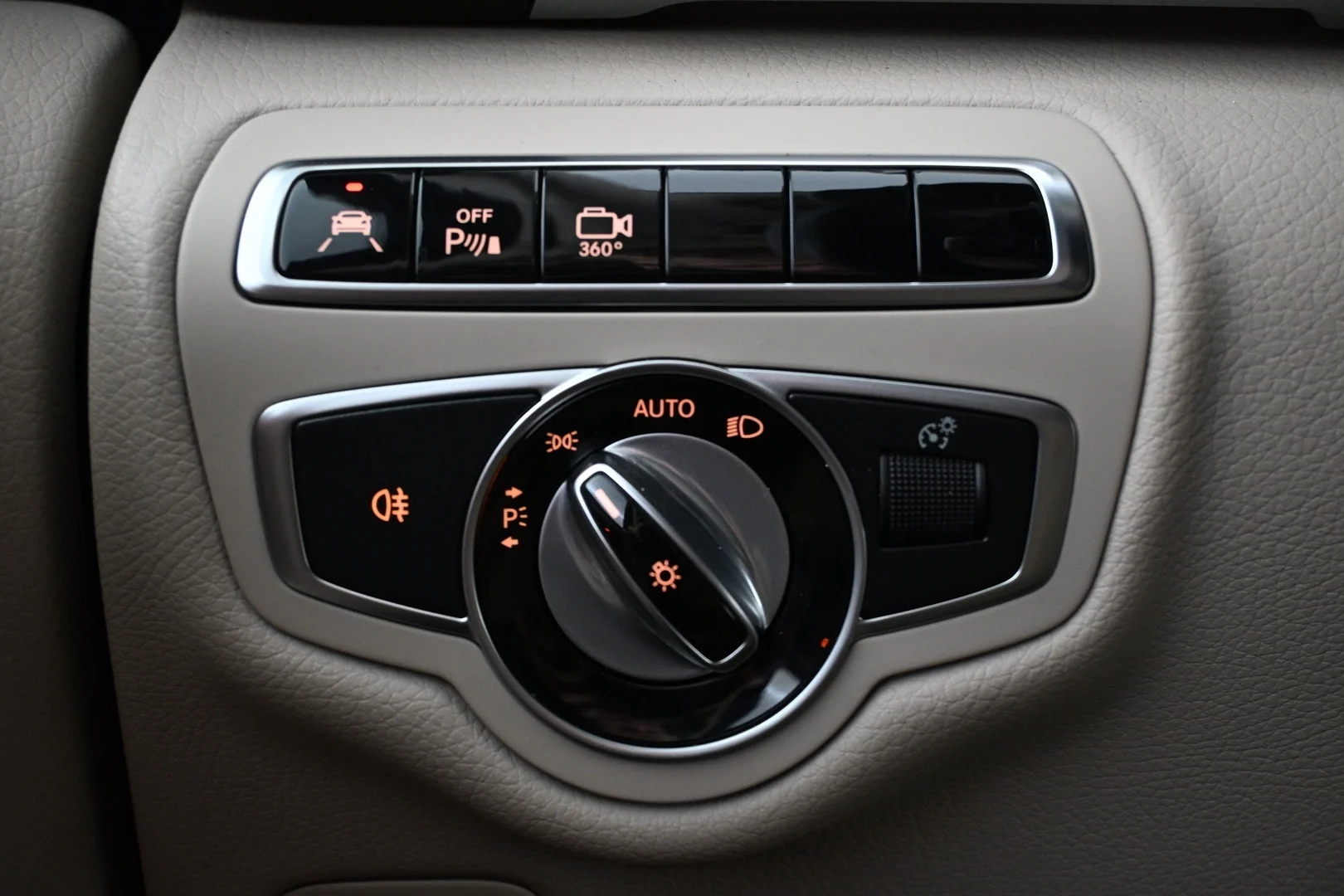 Car Image - 4lKUIOlAnrwNWXepl3MbEy