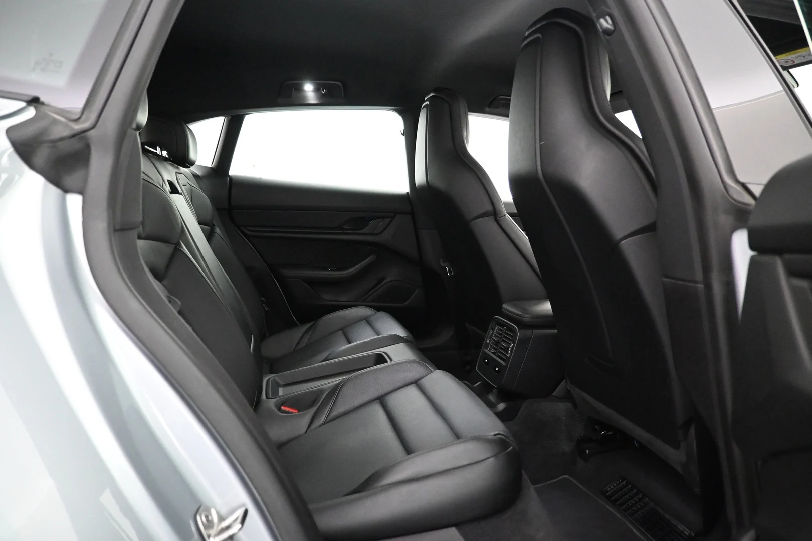 Car Image - 7gqVIbpeOpAEBxIp3pHFzU