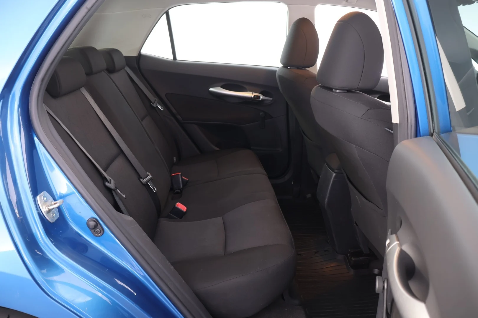Car Image - 6ZcW2ql7V20v1IVjzDQVAe