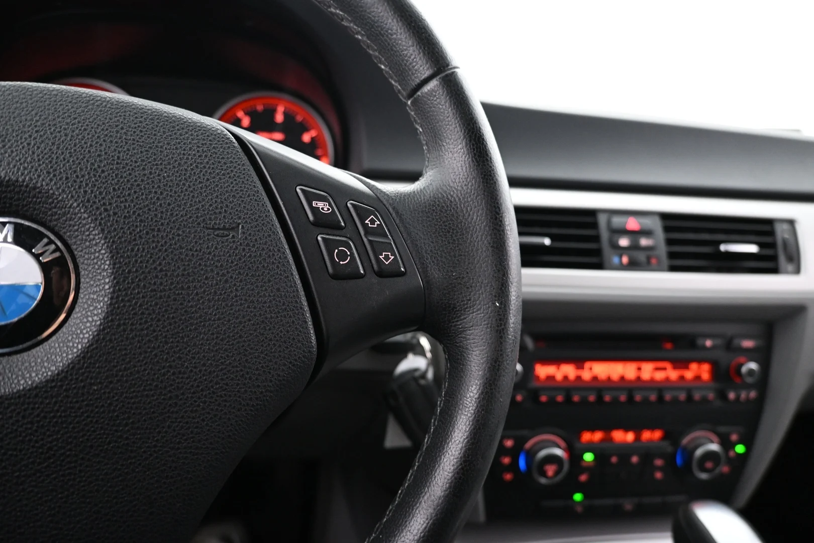 Car Image - 7aTn3VUXcLH2TNZvSbLhYU