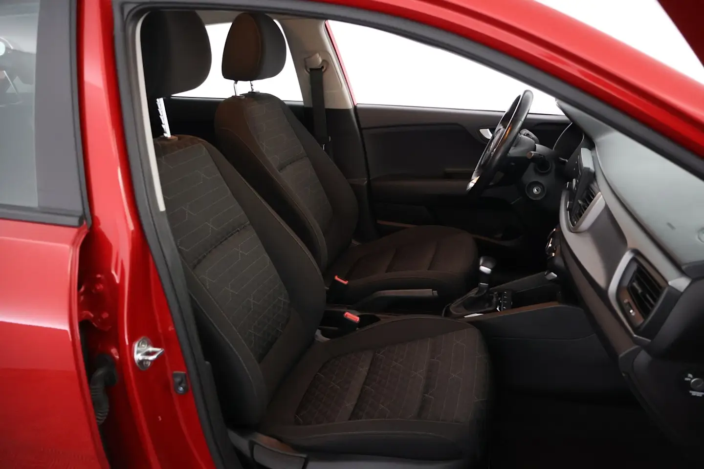 Car Image - 2CvGpHbNGiT4ZfuMV451fn