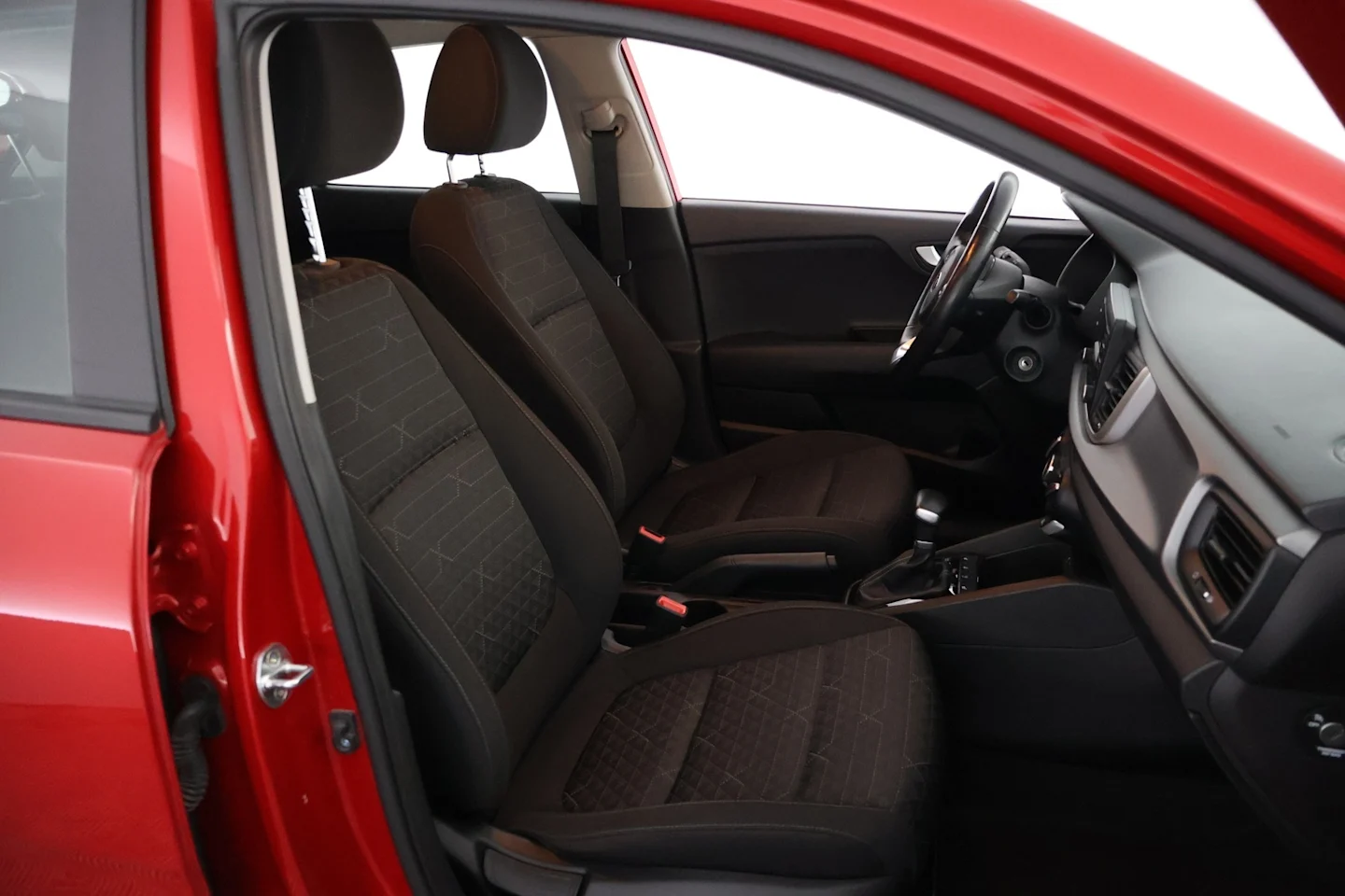 Car Image - 2CvGpHbNGiT4ZfuMV451fn