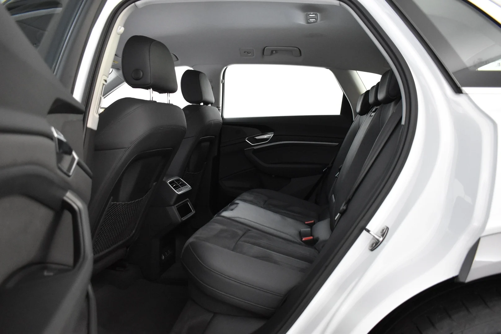 Car Image - 1JfsIEGSVWc74AAxnOY45c
