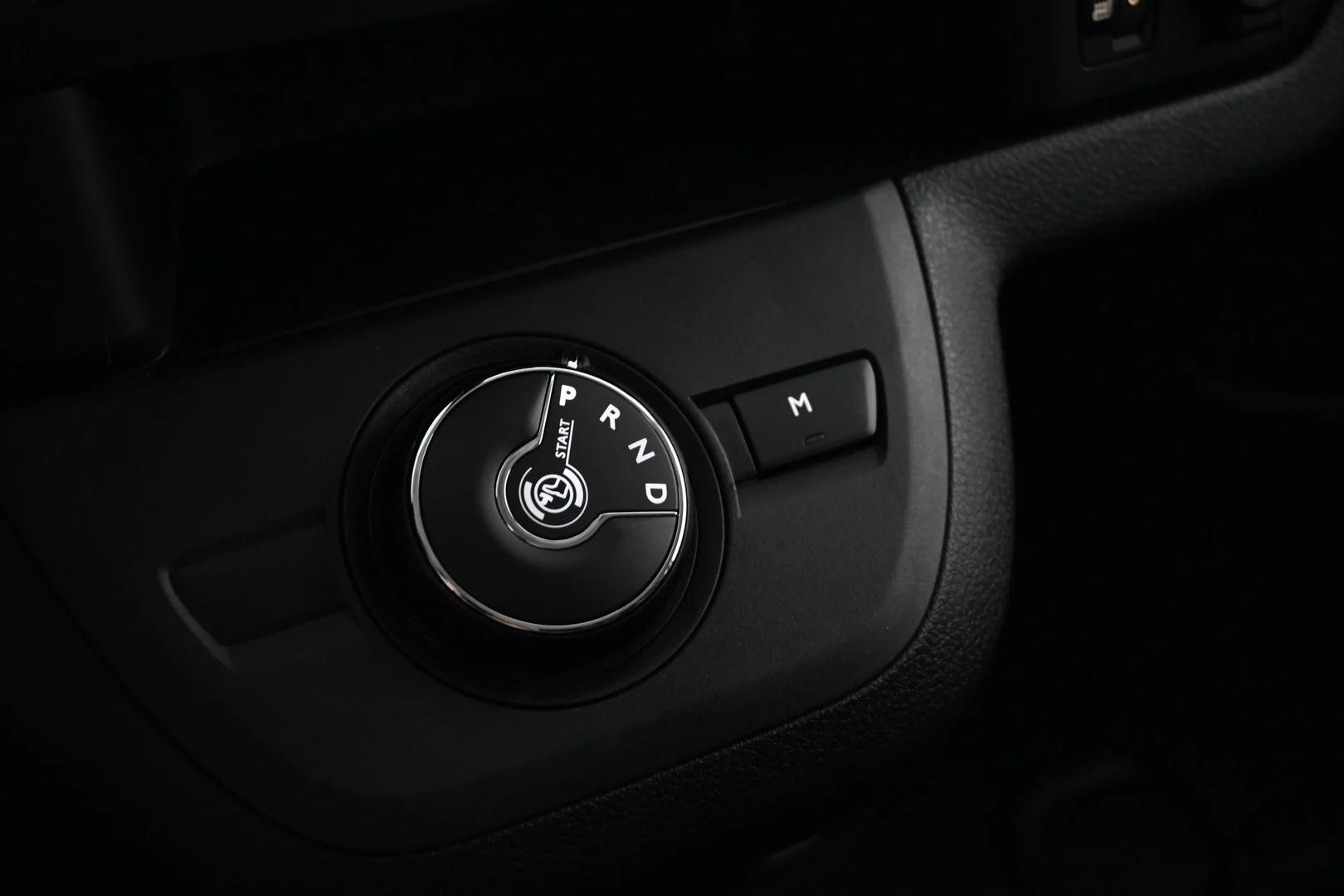 Car Image - cPWuGG2kYRXDJAqzdHsfv