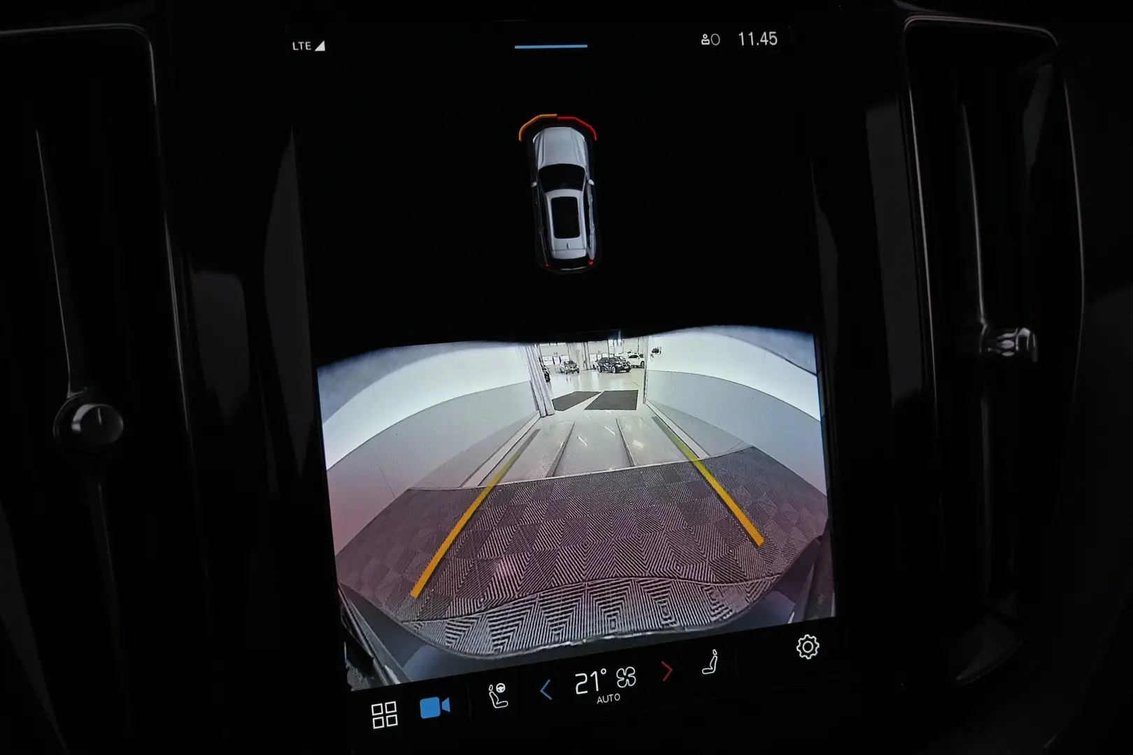 Car Image - UkDHRV7B0gWjFV2qsPc2e