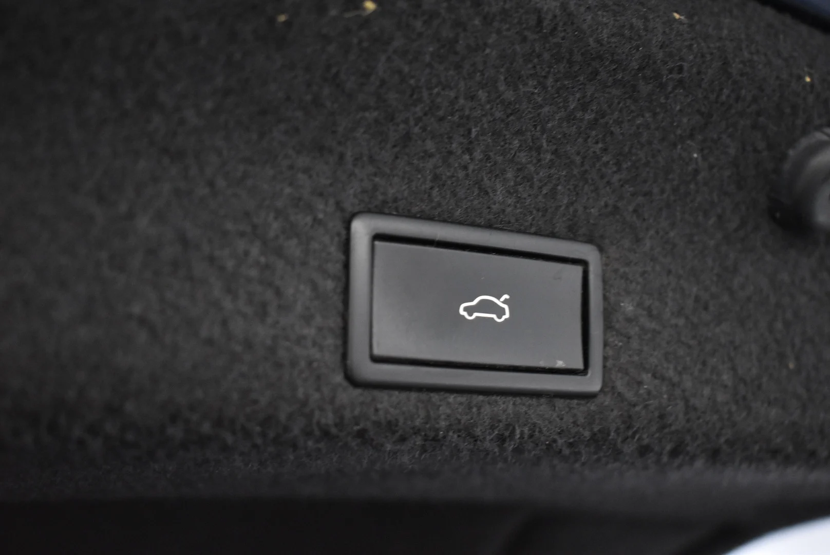 Car Image - 2AnmTQIm1AlWgr24JcXoxI