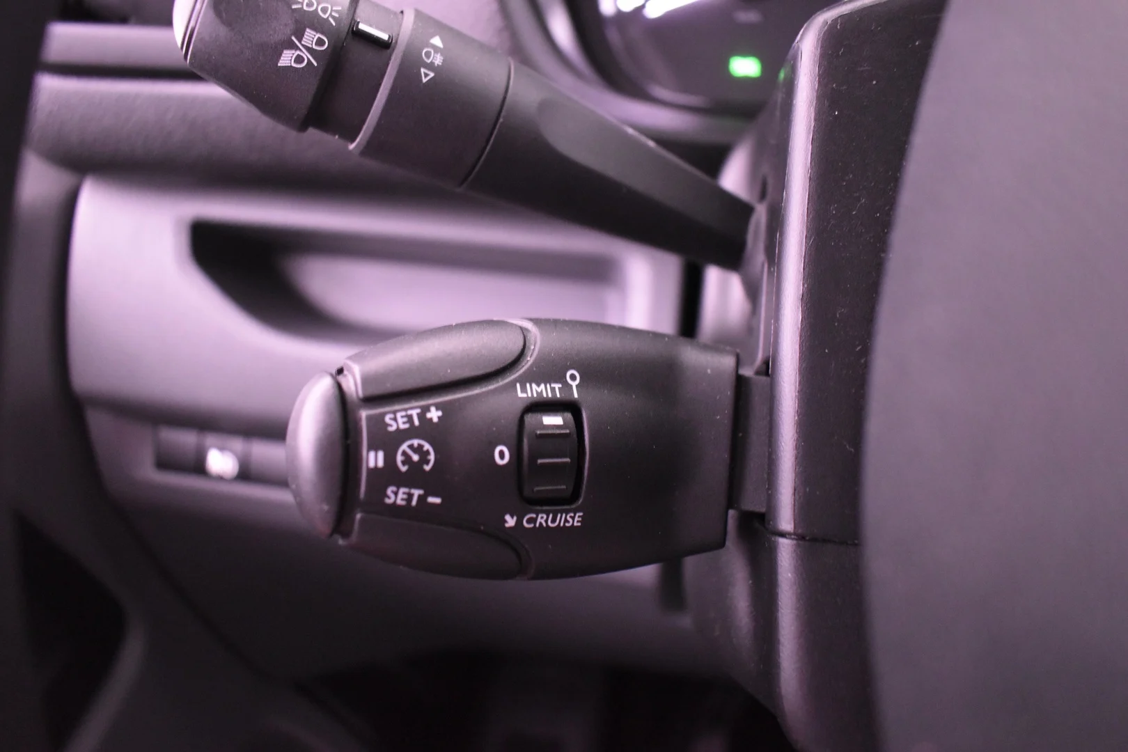 Car Image - 4lVbGWbVcPEmdWmzUuzKh4