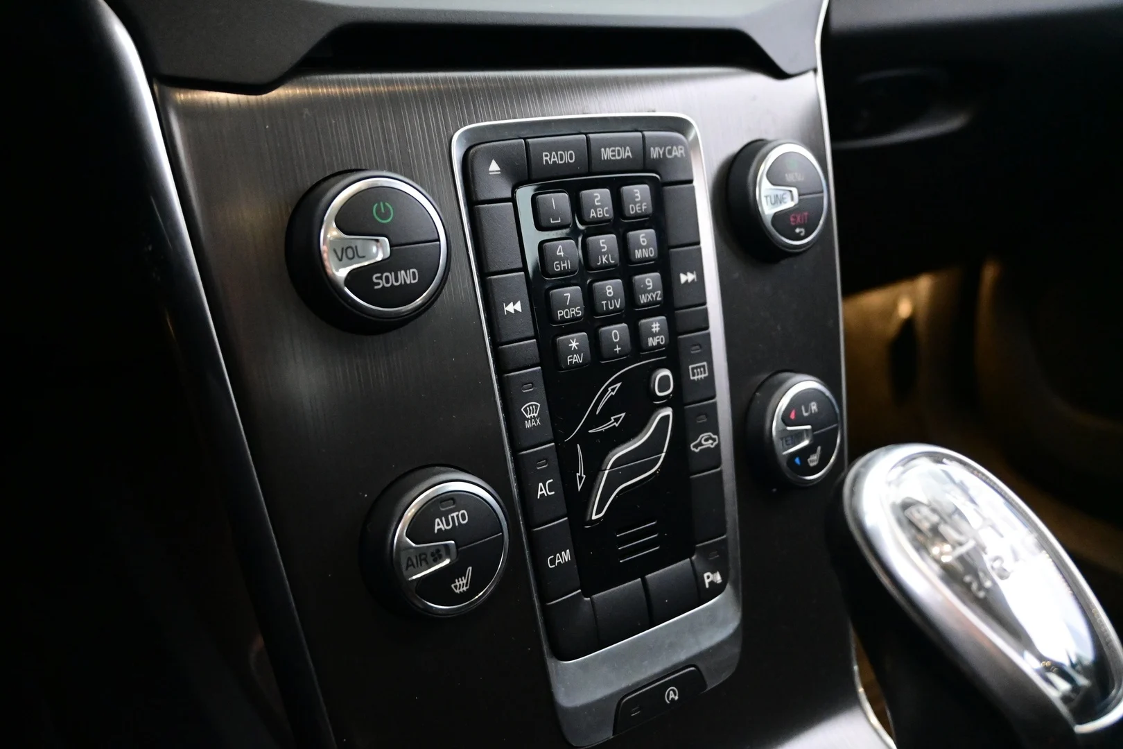 Car Image - 2RhRX8fcorvE8tGZ6p9d6b