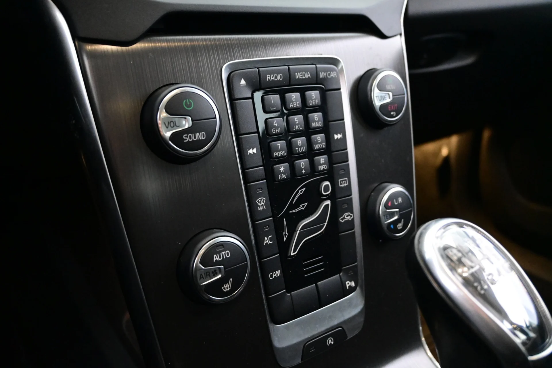 Car Image - 2RhRX8fcorvE8tGZ6p9d6b