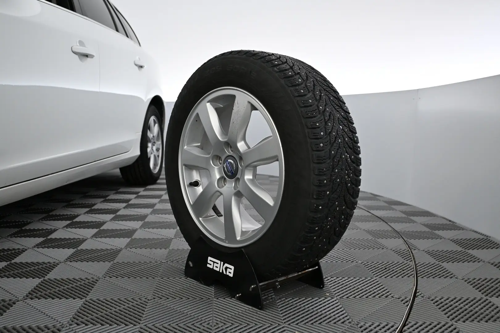 Car Image - 1KYx4WvGpl74DM01GnhlTq
