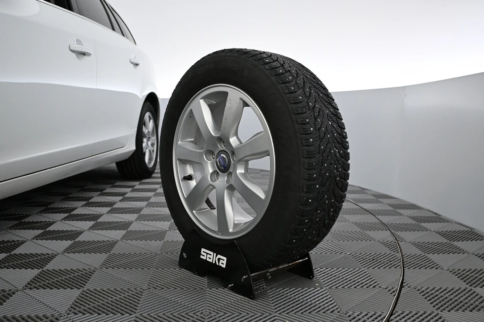 Car Image - 1KYx4WvGpl74DM01GnhlTq