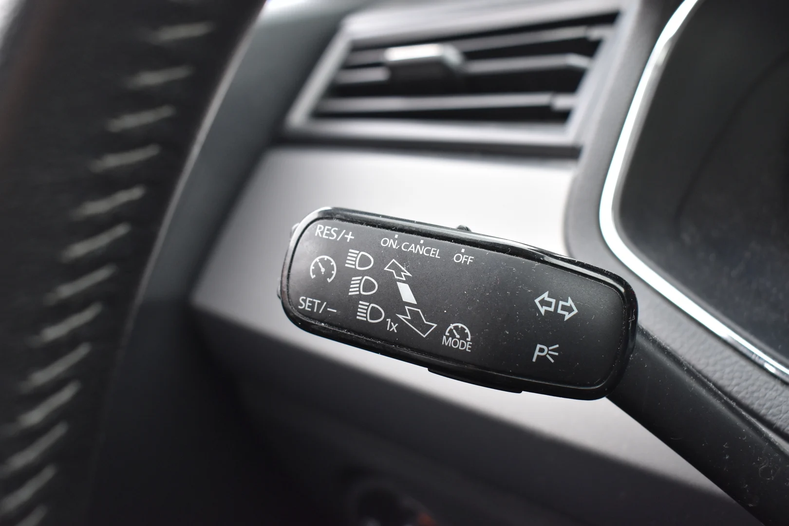 Car Image - 6YuSDh4Ox7Merqu4Ur8B9Z