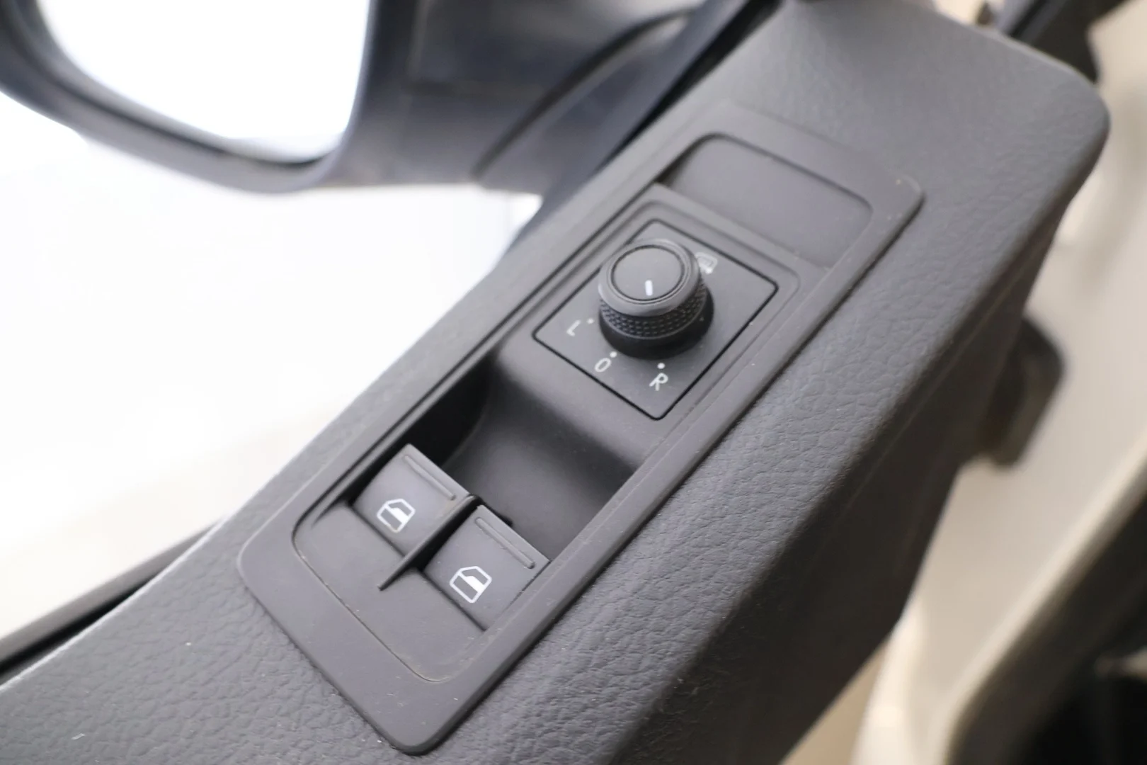 Car Image - 7eZatLvq9FfYVIBf6RQbZ5