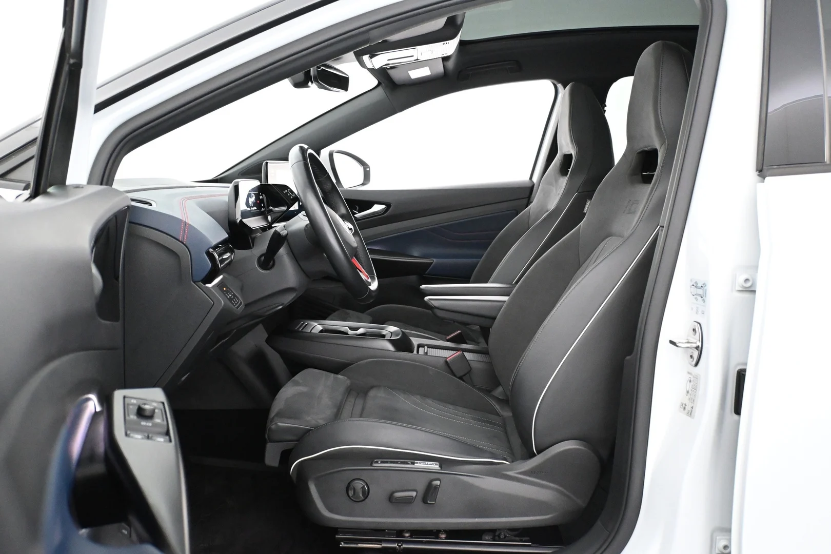 Car Image - 7wSVHQUs00zhxUGM4EKEG1