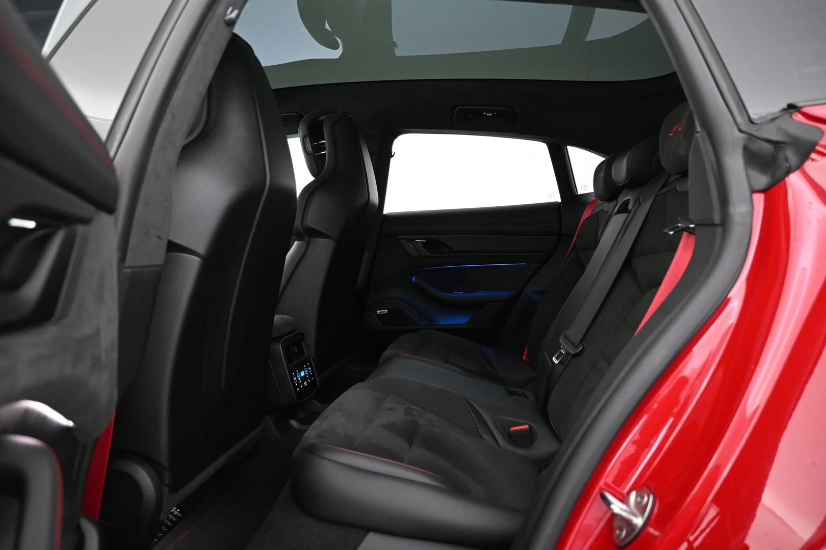 Car Image - 2hB1X8akEnLphRzzqEIpgk