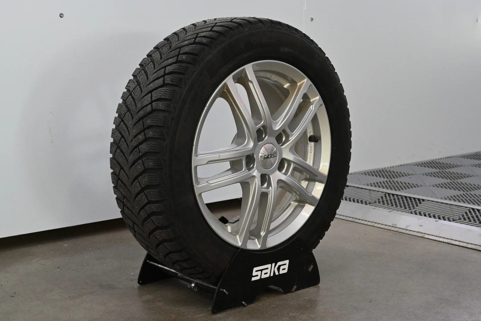 Car Image - 16k2gSKXTK73XJQ30MCVOy